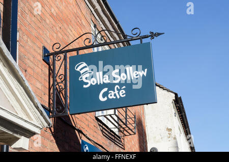 Melden Sie für Solla Sollew Café in Market Bosworth, Leicestershire Stockfoto