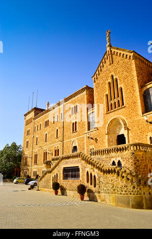 Kirche Saint-Joseph Of The Mountain. Die Kirche von Sant Josep De La Muntanya befindet sich in der Nähe von Park Güell. Gracia, Barcelona Stockfoto