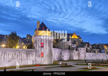 Mittelalterlichen Stadtmauer in historischen Stadt Vannes, Bretagne, Frankreich Stockfoto