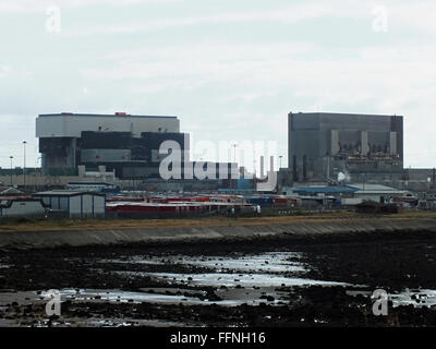 Datei-PIC: Heysham Kraftwerk, Heysham, Lancaster, UK. 13. August 2014.     Heysham 2 Links Heysham 1 rechts EDF Energy hat neue Schließung Termine für Kraftwerken Heysham 1 und Heysham 2 angekündigt.   Heysham-1 wurde um fünf Jahre bis 2024 verlängert. und Heysham 2 wurde um sieben Jahre bis 2030 verlängert. Bildnachweis: David Billinge/Alamy Live-Nachrichten Stockfoto