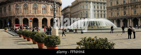 Wasser-Brunnen in Piazza de Ferrari, Genoa Stadt, Ligurien, Italien, Europa. Stockfoto