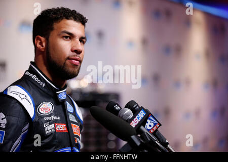 16. Februar 2016 - Daytona Beach, FL, USA - Daytona Beach, FL - 16. Februar 2016: {Personen} spricht zu den Medien während NASCAR Media Day auf dem Daytona International Speedway in Daytona Beach, FL. Stockfoto