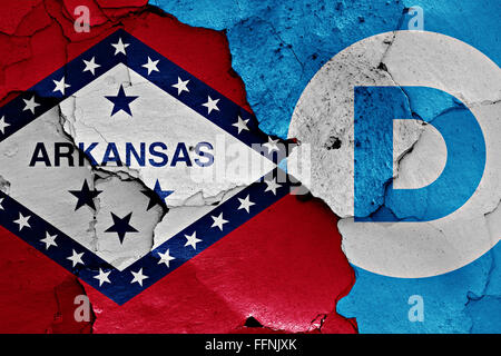 Flagge von Arkansas und Demokraten auf rissige Wand gemalt Stockfoto