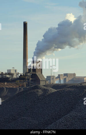 Redcar Koks Werke in voller Produktion wie gesehen von der Kohle-Handling-Punkt. Stockfoto