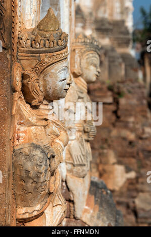 Deva Statuen, Shwe Inn Thein Paya in Inthein (Indein) in der Nähe von Inle-See, Birma (Myanmar) Stockfoto