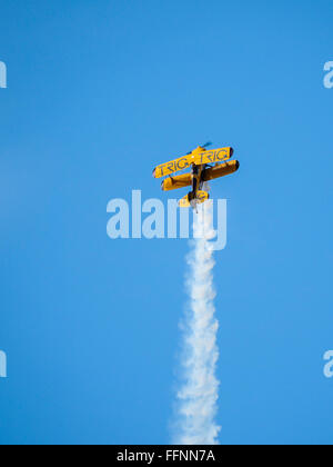 Die Trig Aerobatic Team über Biggin Hill Airport fliegen Stockfoto