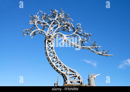 Metall-Skulptur eines Krans "Shadows in einem anderen Licht" auf Sunderland Kai North East England, UK Stockfoto