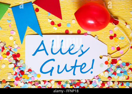 Party-Label mit Ballon, Text Alles Gute Mittel Herzlichen Glückwunsch, Makro Stockfoto