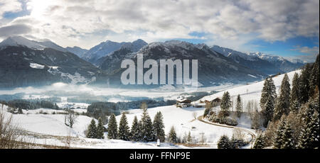 Panoramablick in Tirol mit Großglockner, Österreich Stockfoto