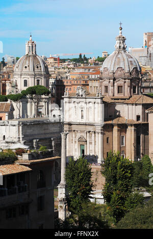 Die Kirche Santi Luca e Martina Via della Curia und die Kirche Santissimo Nome di Maria al Foro Traiano in Rom, Italien Stockfoto