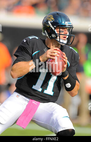 Jacksonville, FL, USA. 7. Oktober 2012. Jacksonville Jaguars quarterback Blaine Gabbert (11) beim Jags 41-3 gegen die Chicago Bears im EverBank Field am 7. Oktober 2012 in Jacksonville, Florida. ZUMA Press/Scott A. Miller. © Scott A. Miller/ZUMA Draht/Alamy Live-Nachrichten Stockfoto