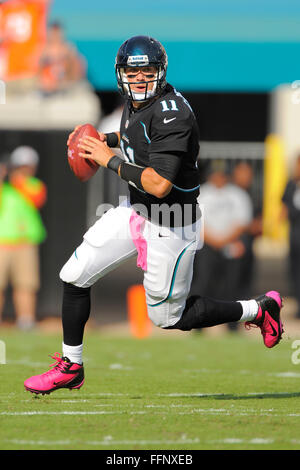 Jacksonville, FL, USA. 7. Oktober 2012. Jacksonville Jaguars quarterback Blaine Gabbert (11) beim Jags 41-3 gegen die Chicago Bears im EverBank Field am 7. Oktober 2012 in Jacksonville, Florida. ZUMA Press/Scott A. Miller. © Scott A. Miller/ZUMA Draht/Alamy Live-Nachrichten Stockfoto