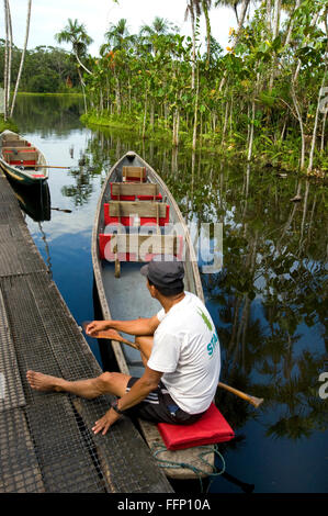 Schiffsverkehr in der Sacha Lodge auf dem Amazonas in Ecuador Stockfoto
