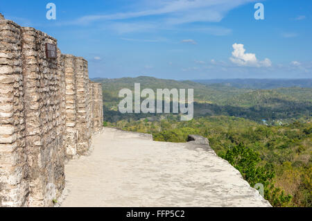 Xunantunich archäologische Stätte der Maya-Zivilisation mit einige Blick auf Landschaften, Cayo District, Belize Stockfoto