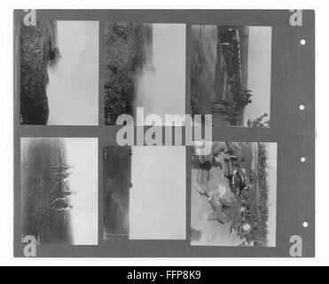 Ein Vintage-Buch mit dem Titel "Fund. Canadian Official war Photos; Volume 2', eine Sammlung offizieller Kriegsfotos, die von kanadischen Fotografen während bedeutender historischer Ereignisse aufgenommen wurden. Die Bilder zeigen verschiedene Militäroperationen und Szenen aus dieser Zeit. Stockfoto