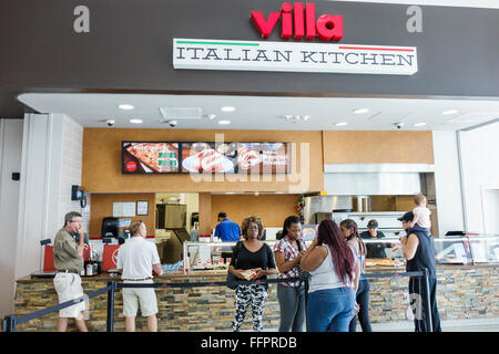 Florida, South, FL, South, Canoe Creek Water, Service Plaza, Rastplatz, innen, Food Court plaza Tischtische zwangloses Essen, Villa Ital Kitchen, fas Stockfoto