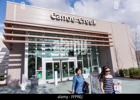 Florida South, Canoe Creek, Service Plaza, Rastplatz, Vorderseite, Eingang, asiatische Erwachsene, Frau weibliche Frauen, Mutter, Tochter, Teenager Teenager Teenager Stockfoto