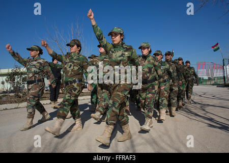 Weibliche kurdische Peshmerga kämpfen ISIS im Irak und in Syrien Stockfoto