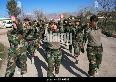 Weibliche kurdische Peshmerga kämpfen ISIS im Irak und in Syrien Stockfoto