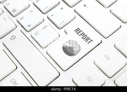 Bericht Geschäftskonzept.  Bereich Grafik-Enter-Taste auf weiße Tastatur Stockfoto