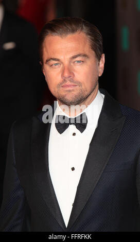 LONDON - 14. Februar 2016: Leonardo DiCaprio besucht die EE Bafta British Academy Film Awards am Royal Opera House am 14. Februar, 20 Stockfoto