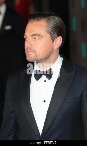 LONDON - 14. Februar 2016: Leonardo DiCaprio besucht die EE Bafta British Academy Film Awards am Royal Opera House am 14. Februar, 20 Stockfoto