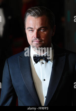 LONDON - 14. Februar 2016: Leonardo DiCaprio besucht die EE Bafta British Academy Film Awards am Royal Opera House am 14. Februar, 20 Stockfoto