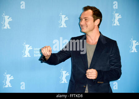 Berlin, Deutschland. 16. Februar 2016. Colin Firth in "Genius" Fototermin bei der 66. Berlin International Film Festival/Berlinale 2016 am 16. Februar 2016 in Berlin, Deutschland. Bildnachweis: Dpa/Alamy Live-Nachrichten Stockfoto