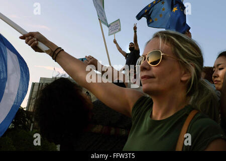 Pro Europa-Demonstration in Syntagma - 18.06.2015 - Griechenland / Attika / Athen - Griechen teilnehmen, in einer proeuropäischen Demonst Stockfoto