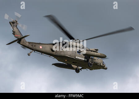 Sikorsky S-70A Blackhawk Hubschrauber 6M-BG der Österreichischen Luftstreitkräfte. Stockfoto