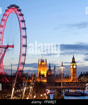 London Eye und St Stephens Tower, Westminster, London, England, UK Stockfoto