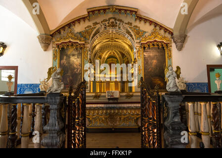 Kapelle der Knochen in Evora mit menschlichen Knochen und Schädel in der Wand - Alentejo, Portugal Stockfoto