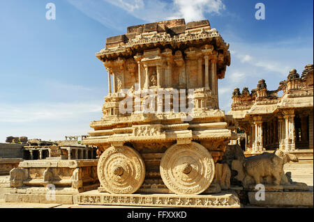 Wagen Sie im Inneren Shri Vijaya Vitthala-Tempel 15. Jahrhundert, Hampi, Vijayanagar, Dist Bellary, Karnataka Stockfoto