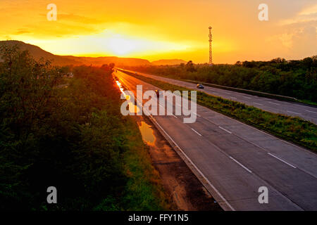 Nationalstraße N H vier Eilweise Khandal Lonavala, Maharashtra, Indien Stockfoto