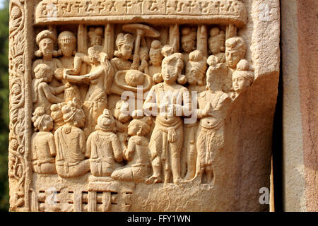 Nahaufnahme Geschichten von Buddha gesehen südwestlichen Säule Innenseite Süd Tor der Stupa 1 Sanchi Bhopal Madhya Pradesh Stockfoto