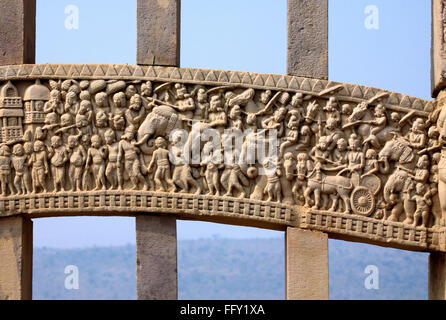 Blick auf Geschichten Buddha gesehen Nahaufnahme Center Panel Innenansicht Westtor Stupa 1 Sanchi Bhopal Madhya Pradesh Stockfoto