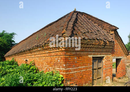 Altes Haus am Chhapaiya in der Nähe von Ayodhya, Uttar Pradesh, Indien Stockfoto