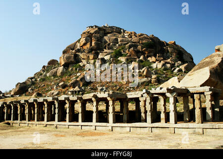 Ruinen des alten Marktes, Hampi Vijayanagar Ruinen, Karnataka, Indien Stockfoto
