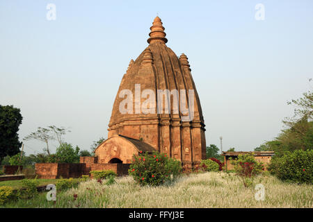 Shiva-Dole-Tempel auf Rudrasagar Tank; Sivsagar; Assam; Indien Stockfoto