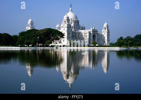 Victoria Memorial Spiegelbild im Teich; Kalkutta Calcutta; Westbengalen; Indien 10. Oktober 2009 Stockfoto