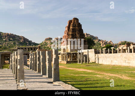 Vithala Tempel und Säulen zu vermarkten, im 16. Jahrhundert, Hampi, Karnataka, Indien Stockfoto