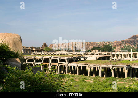 Vithala Tempel und Säulen im 16. Jahrhundert, Hampi, Karnataka, Indien Stockfoto