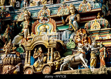 Götter und Göttinnen Zahlen über Kapaleeswarar Tempel; Mylapore; Madras Chennai; Tamil Nadu; Indien Stockfoto