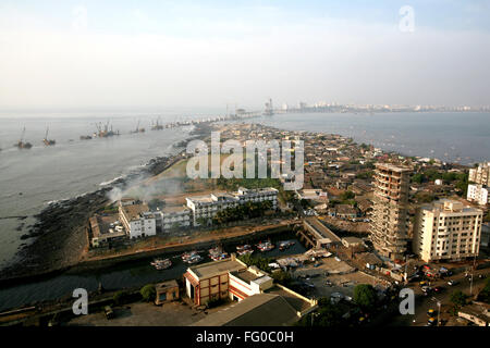 Eine Luftaufnahme des Worli Dorf und Sitz der Mumbai Küste Hintergrund Bandra Worli Sea Link Bombay Mumbai Maharashtra Stockfoto