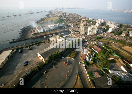 Eine Luftaufnahme des Worli Dorf und Hauptsitz Mumbai Küste mit Hintergrund Bandra Worli Sea Link Bombay Mumbai Maharashtra Stockfoto