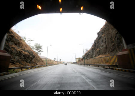 Tunnel auf Mumbai Pune Expressway, Maharashtra, Indien Stockfoto