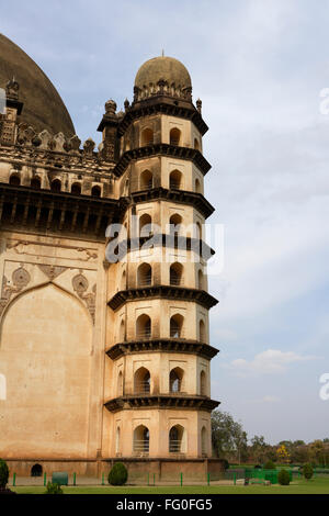 Gol Gumbaz, dome zweitgrößte eine Welt, die von jedem Pfeiler, Bijapur, Karnataka, Indien nicht unterstützt Stockfoto