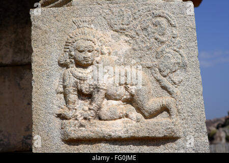 Gott Bal Krishna Statue geschnitzt Vitthala-Tempel Komplex Hampi Vijayanagar World Heritage Deccan Hochebene Hospet Bellary Karnataka Stockfoto