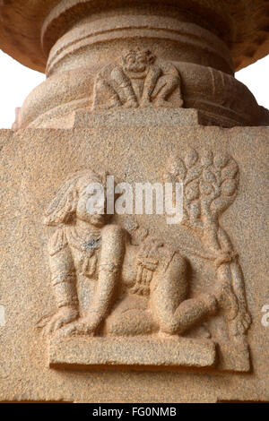 Statue von Bal Krishna gebunden auf Baum Ramchandra Tempel Hazara Rama Hampi Vijayanagar Dekkan Hospet Bellary Karnataka Stockfoto