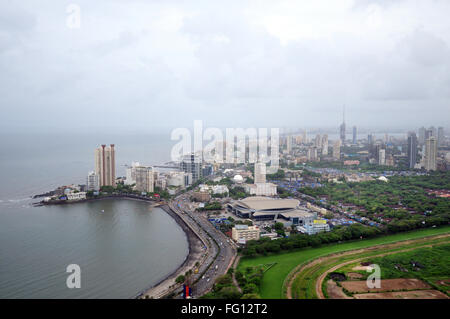 Luftaufnahme der Worli mit Daria Mahal und Vallabhbhai Patel Stadion mit Nehru Centre Planetarium Bombay Mumbai Maharashtra Stockfoto